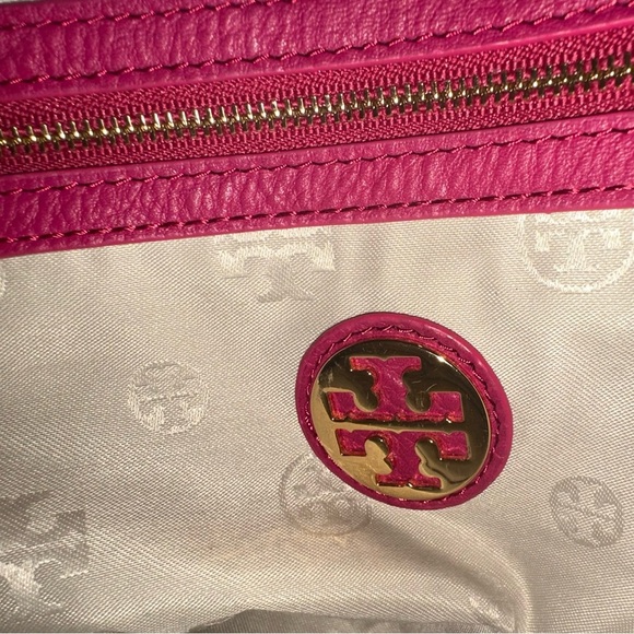 Tory Burch Amanda Magenta Pink Pebbled Leather Hobo Shoulder Bag w/Tassel Charm - Picture 13 of 16